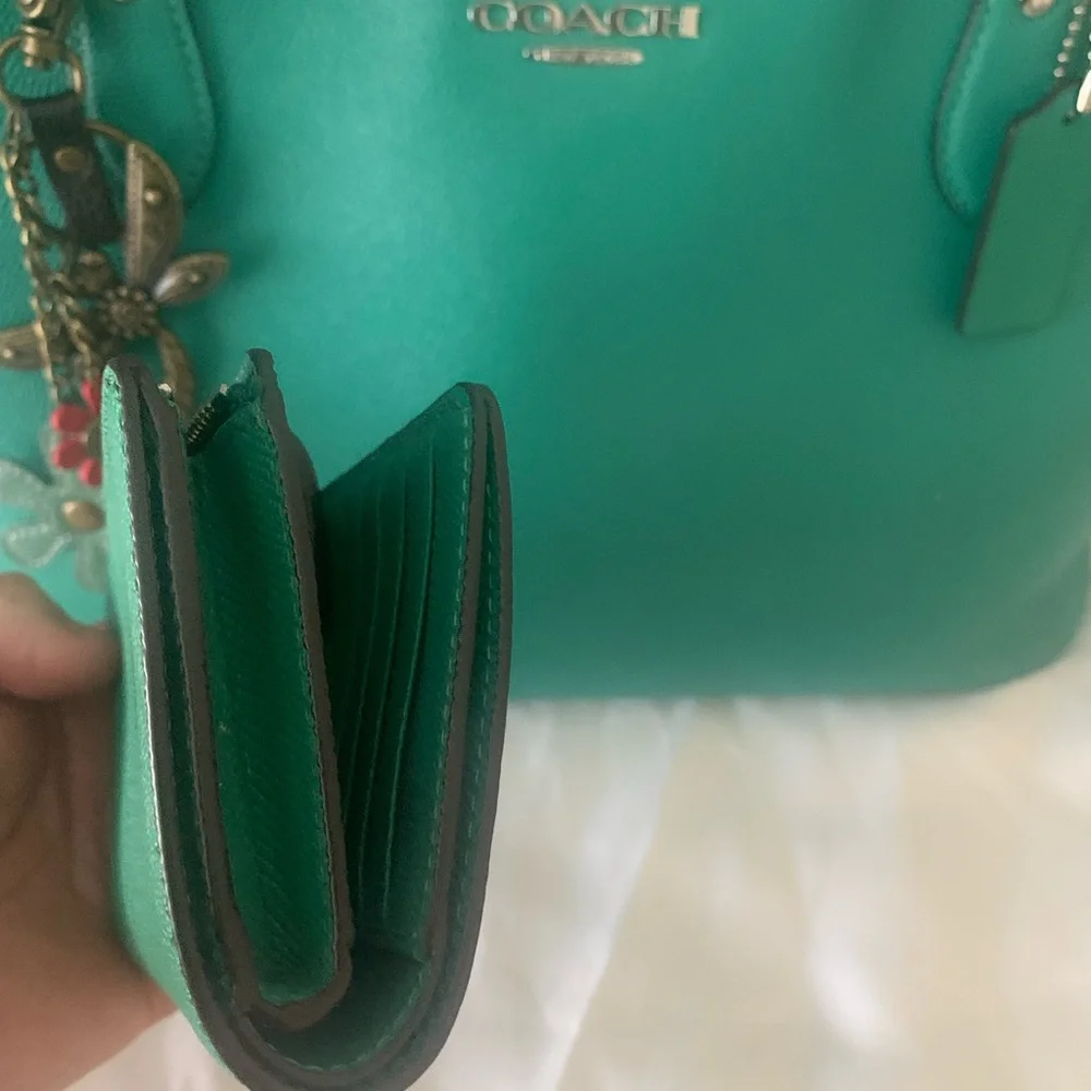 Coach  Bright Green/Torquiose  Gallery Tote Bag and Wallet Set + keychain/cham